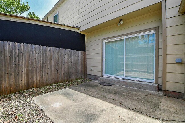 Building Photo - 820 Threadneedle St