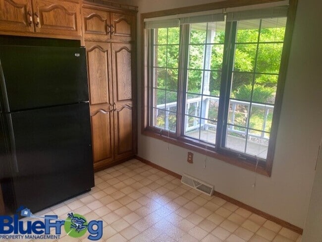 Building Photo - N471 Kilsdonk Ct