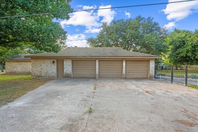 Building Photo - 19435 Haude Rd