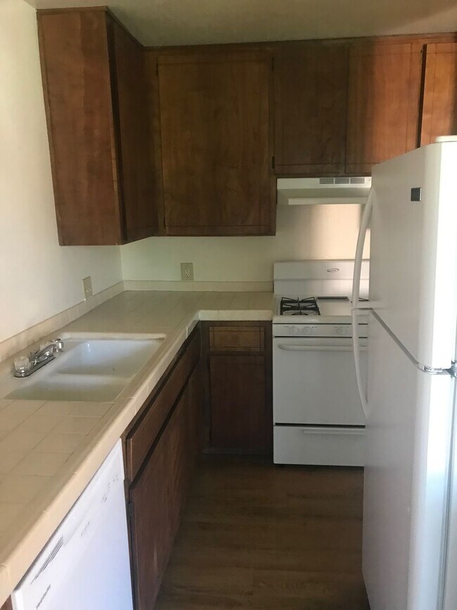 Foto del edificio - Close to shopping and schools in Hanford