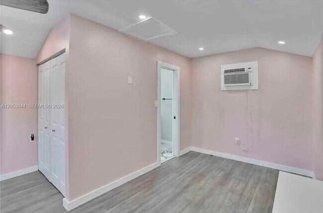 Foto del edificio - 4300 NE 12th Terrace