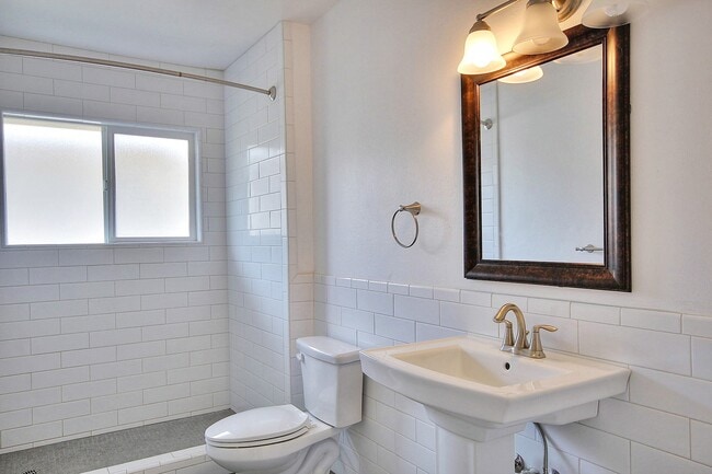 Building Photo - 6584 Del Playa Dr