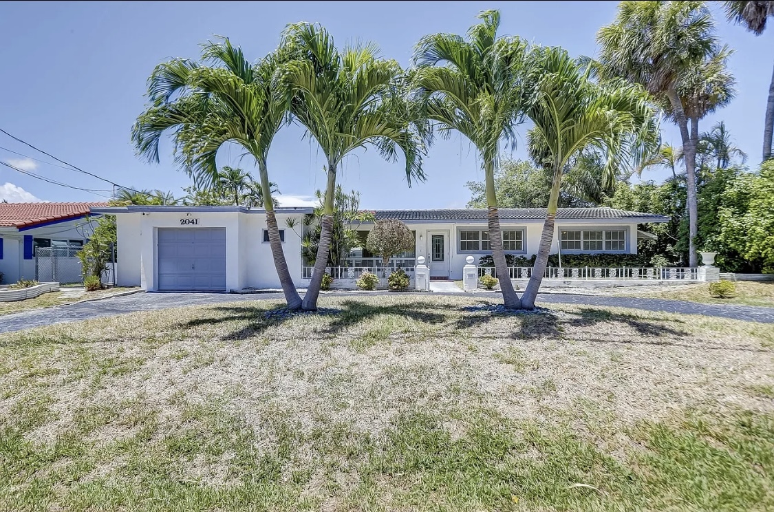 Primary Photo - 2041 Coral Reef Dr