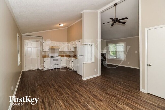 Building Photo - 3210 Oakbrook Ln