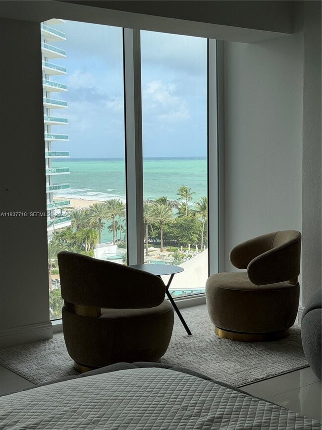 Foto del edificio - 10275 Collins Ave