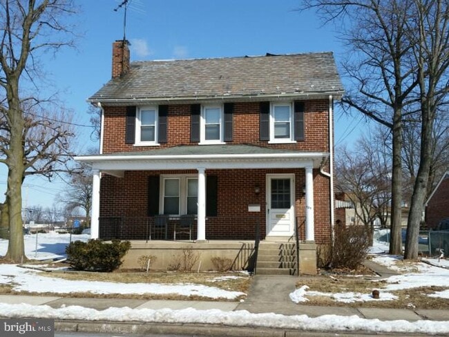 Building Photo - 329 N Main St