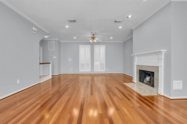 Foto del edificio - 1417 W Webster St