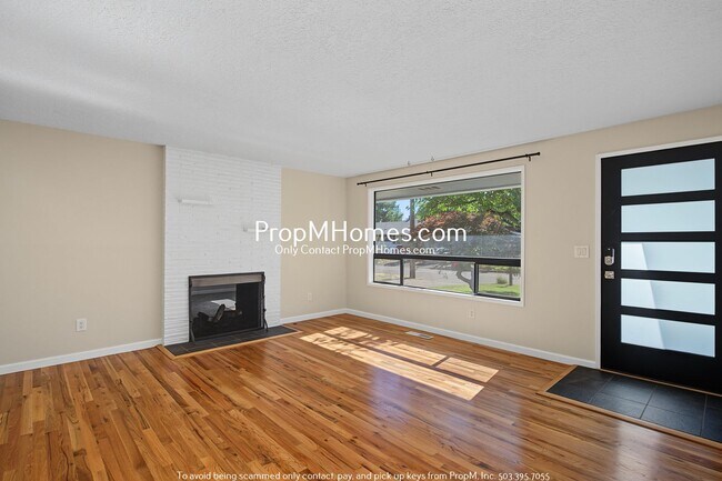 Foto del edificio - Updated Three Bedroom Home in Milwaukie!