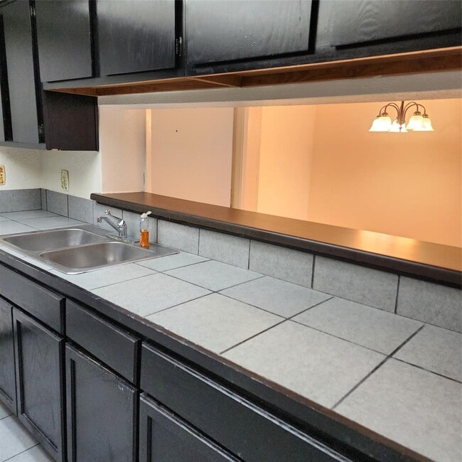 Foto del edificio - 2814 S Bartell Dr