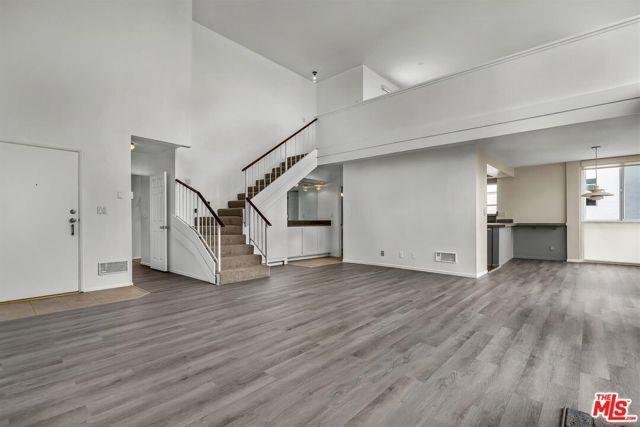 Building Photo - 30 Driftwood Street Apt ##9, Marina del Re...