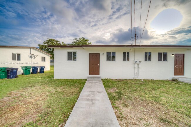 Building Photo - 17715 SW 103rd Ave