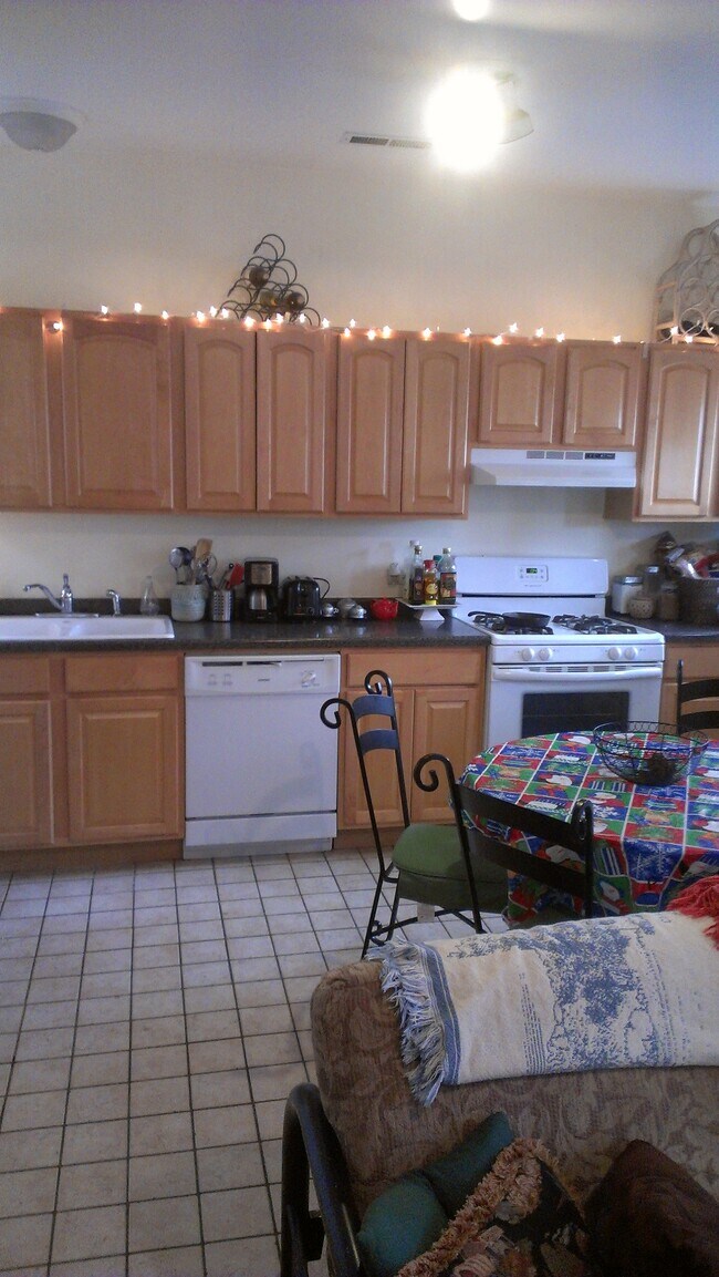 Foto del edificio - 4655 N Lincoln Ave