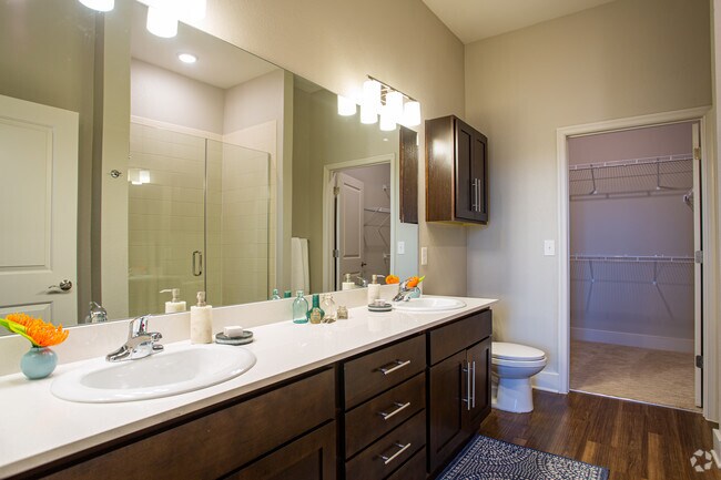 2BR, 2BA - Silver Collection At Carl D Silver