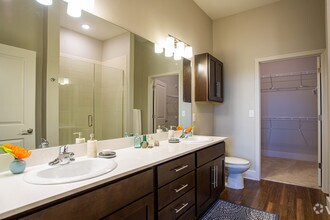 2BR, 2BA - Silver Collection At Carl D Silver