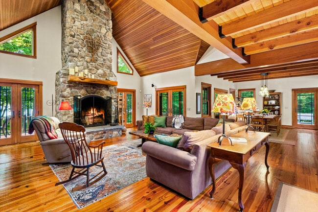 Building Photo - 80 Marsh Ln