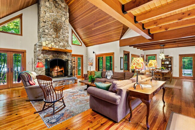 Foto del edificio - 80 Marsh Ln