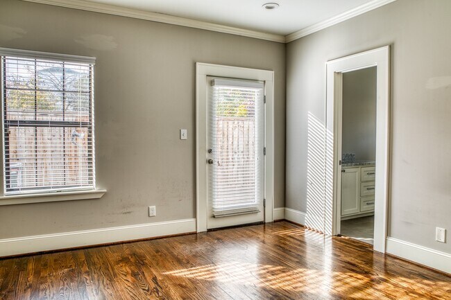 Foto del edificio - 5711 Winsome Ln
