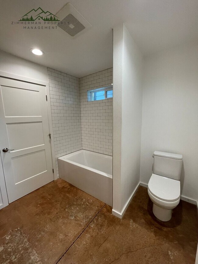 Foto del edificio - Brand New 1 Bed + Loft | Modern Finishes | In-Unit W/D