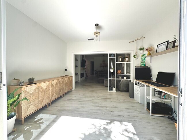 Building Photo - 1813 Wood Fern Dr