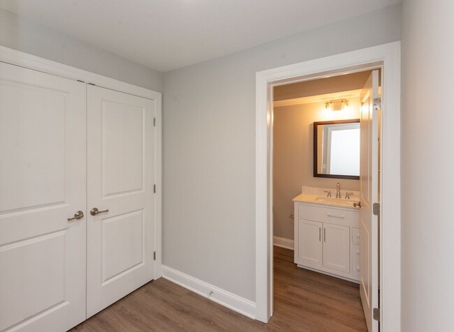 Interior Photo - 925 at North