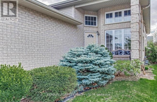Building Photo - 971 Fogerty St