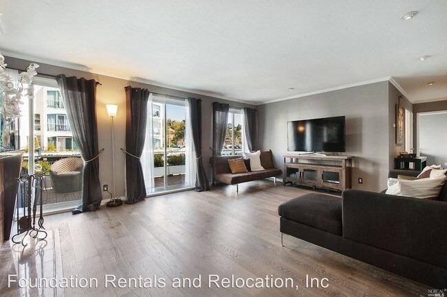 Foto del edificio - 3107 Shelter Bay Ave