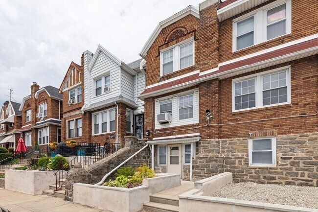 Foto del edificio - 5615 Upland Way