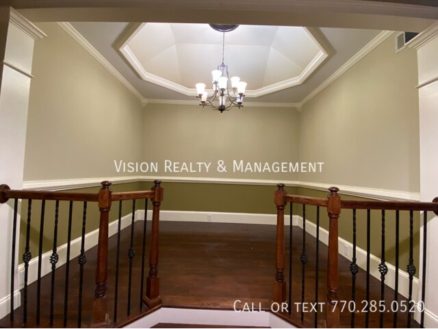 Building Photo - 3 bed/2ba Historic Loft in the Square!