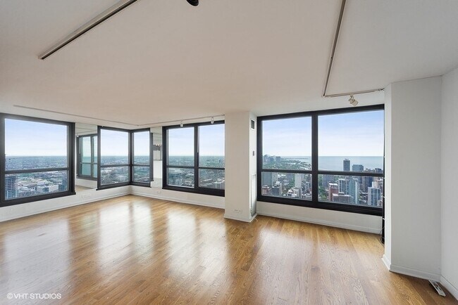 Foto del edificio - 1030 N State St