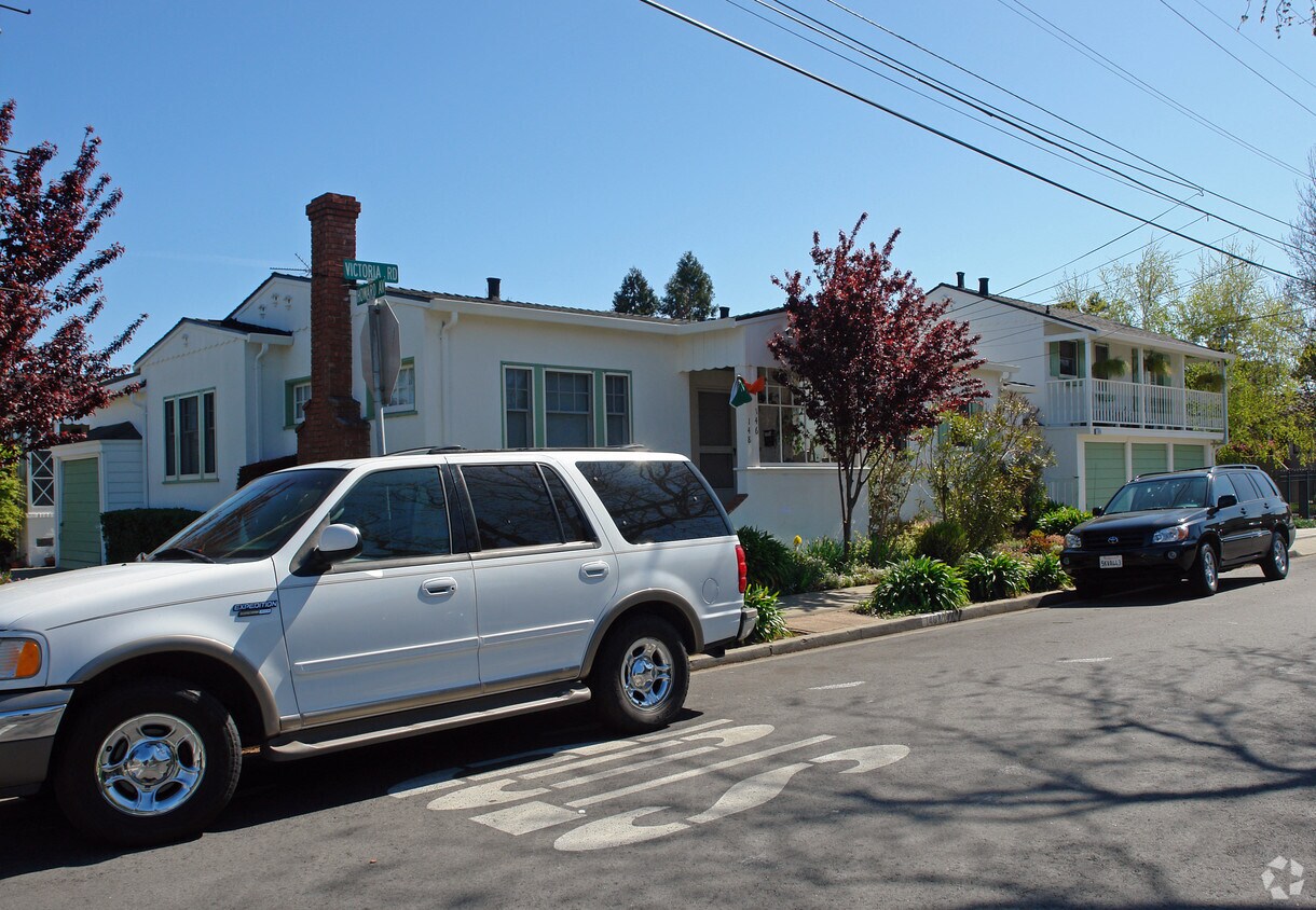 Building Photo - 144 Victoria Rd