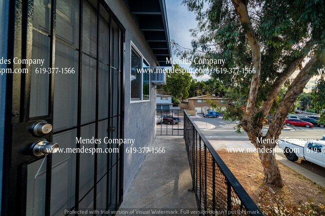 Building Photo - Clean & Updated 3 BD / 1 BA Apartment in R...