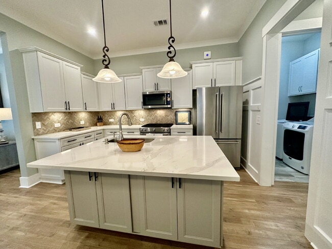 Building Photo - Beautiful Four Bedroom Home Located in The Walk!