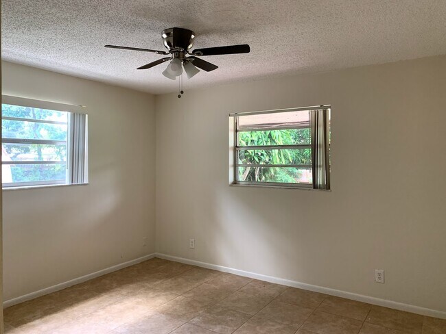Foto del edificio - 2526 Taylor St
