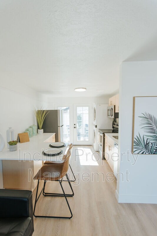 Building Photo - 425 S 600 W