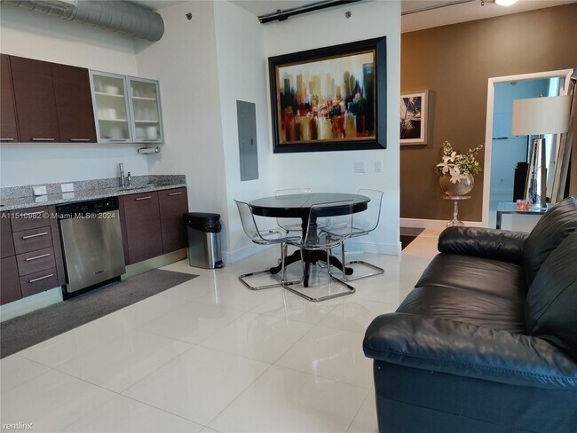 Foto del edificio - 2 br, 2 bath Condo - 3029 NE 188th St Apt 101