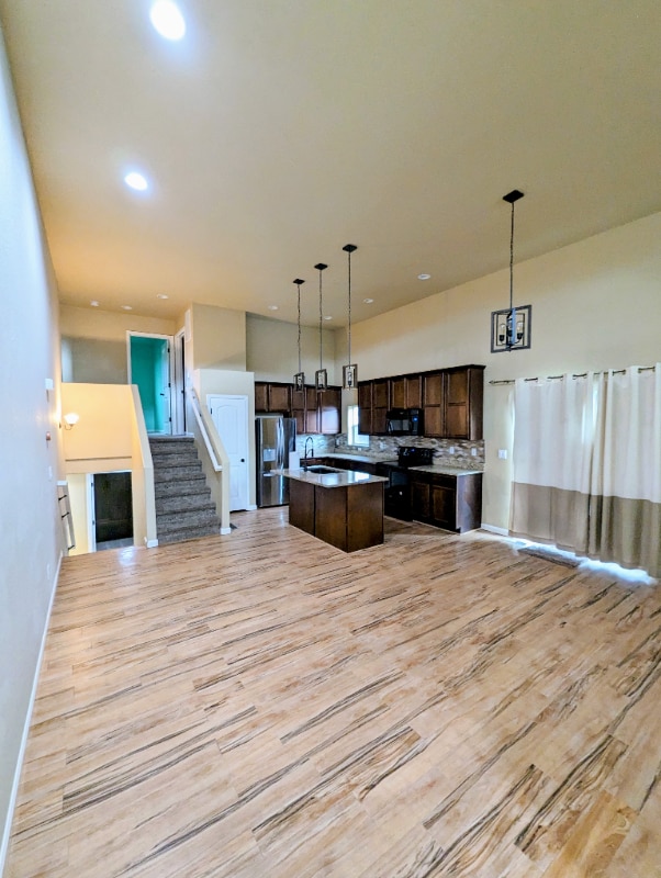 Building Photo - 246 Primrose Dr