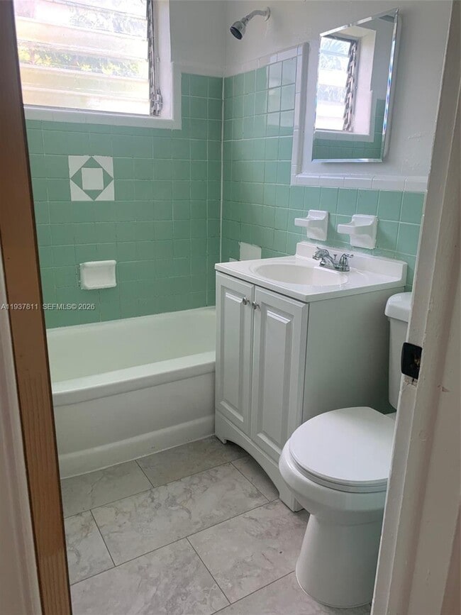 Foto del edificio - 16675 NE 20th Ave