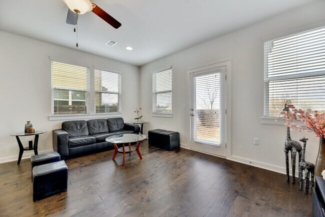 Foto del edificio - 8921 Parker Ranch Cir