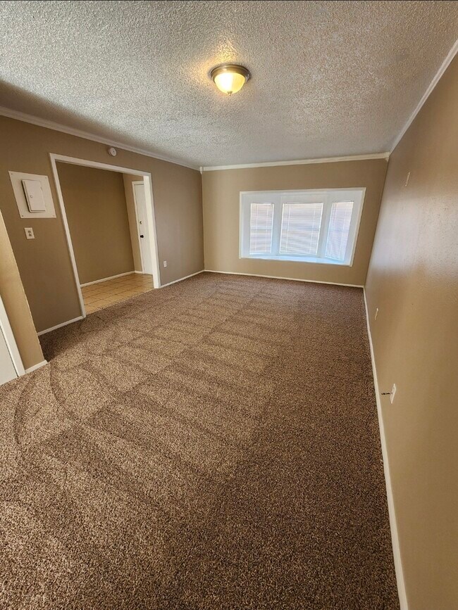 Foto del edificio - 3 bed 2 bath home