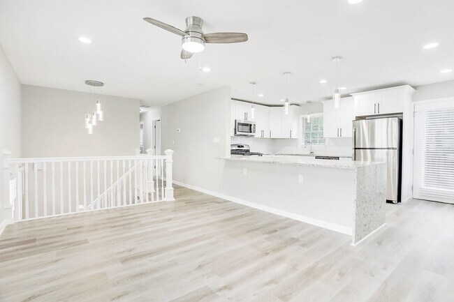 Building Photo - 2675 Jamestown Way