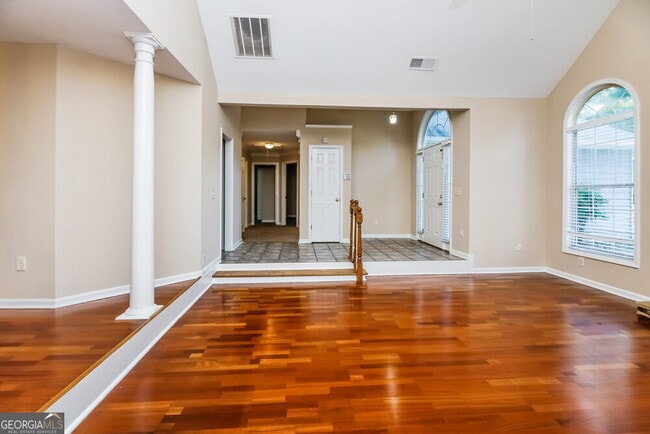 Foto del edificio - 6857 Robinwood Trail