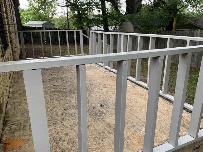 Building Photo - 4430 Pine Ridge Cove