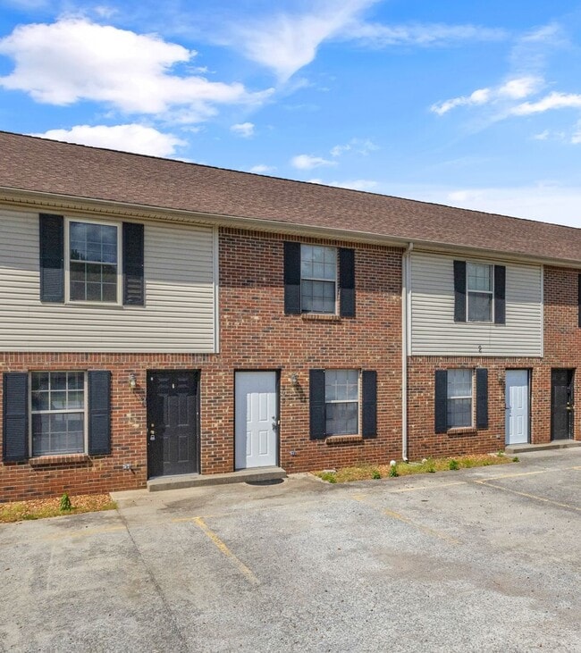 Building Photo - 293 State Line Rd