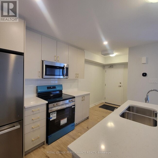 Building Photo - 809 Arcadian Private