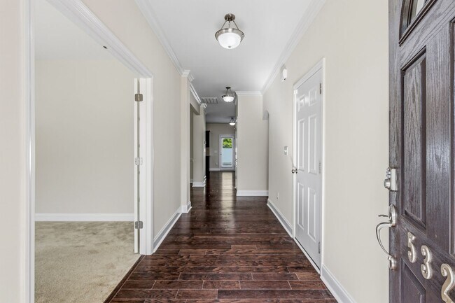 Foto del edificio - 5 Bedrooms in the heart of Summerfield!