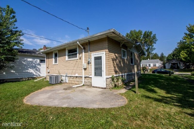 Building Photo - 2 br, 1 bath House - 2422 Dodge Ave