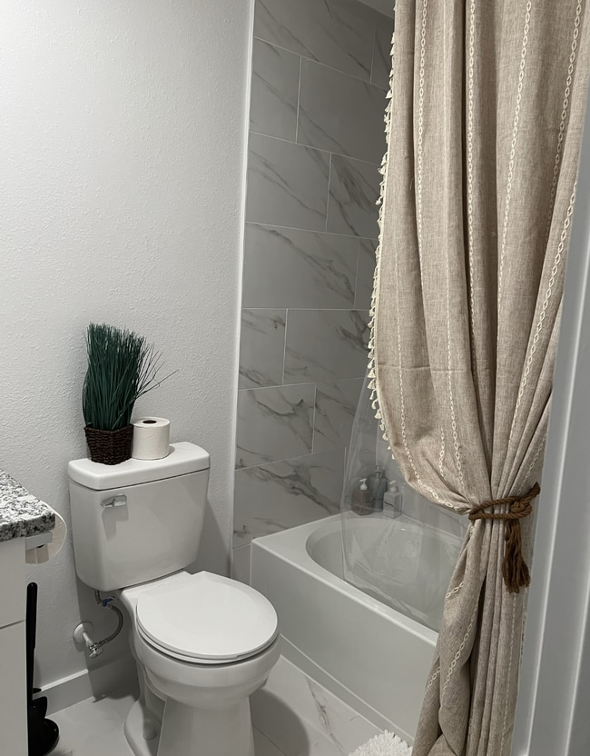 Foto del edificio - 8124 Sterlingshire St