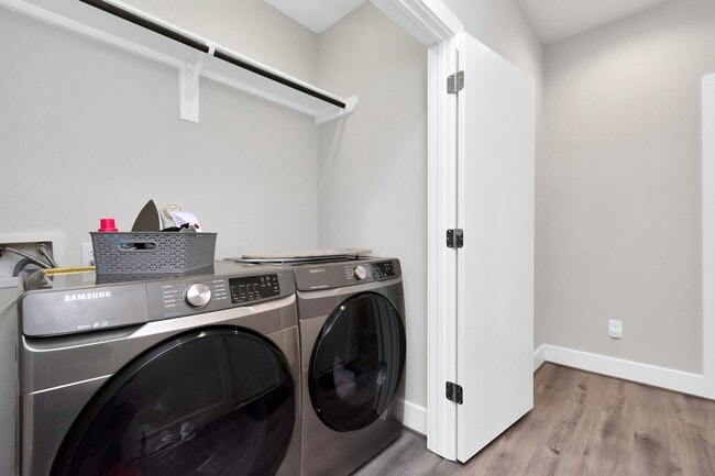 Building Photo - 6711 Allegheny St