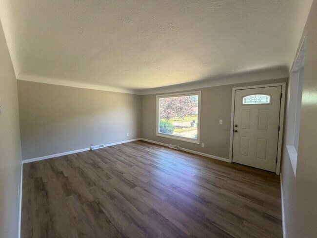 Foto del edificio - 5556 Andover Blvd