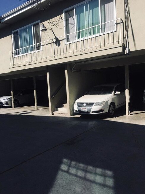 Foto del edificio - 4325 W 147th St